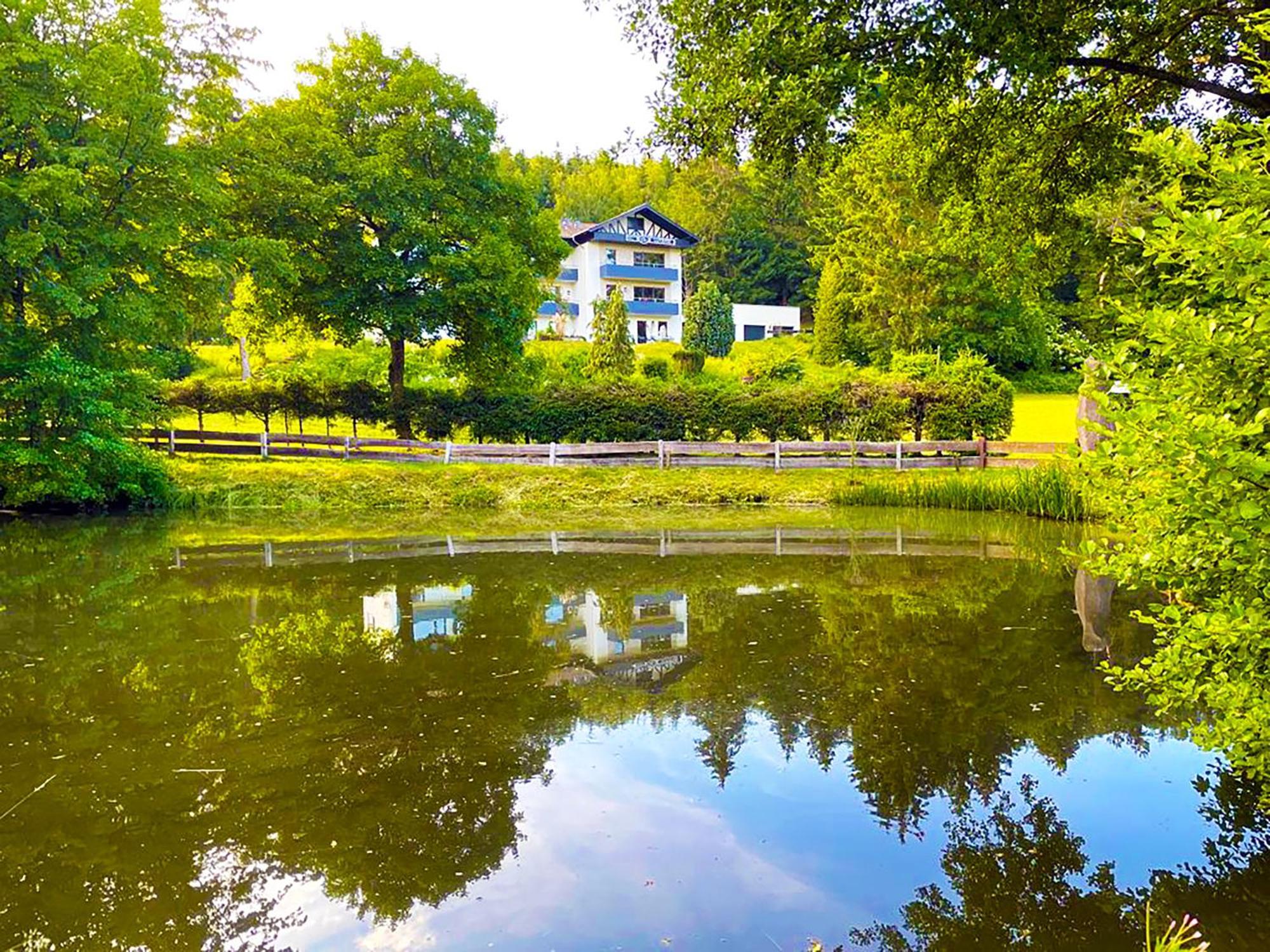 Gaestehotel Lucendi Premium Lounge Hohenleimbach Eksteriør bilde