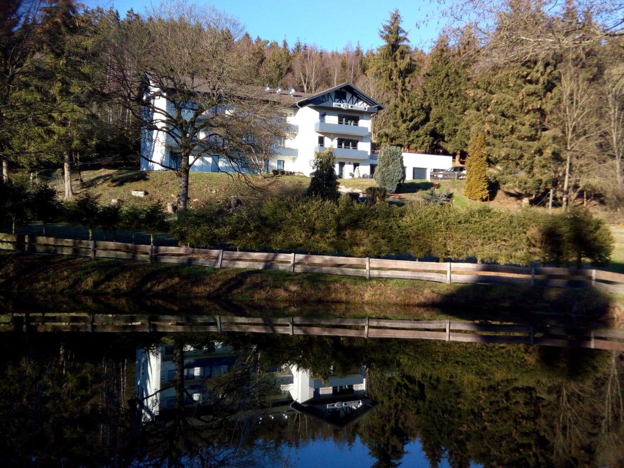 Gaestehotel Lucendi Premium Lounge Hohenleimbach Eksteriør bilde